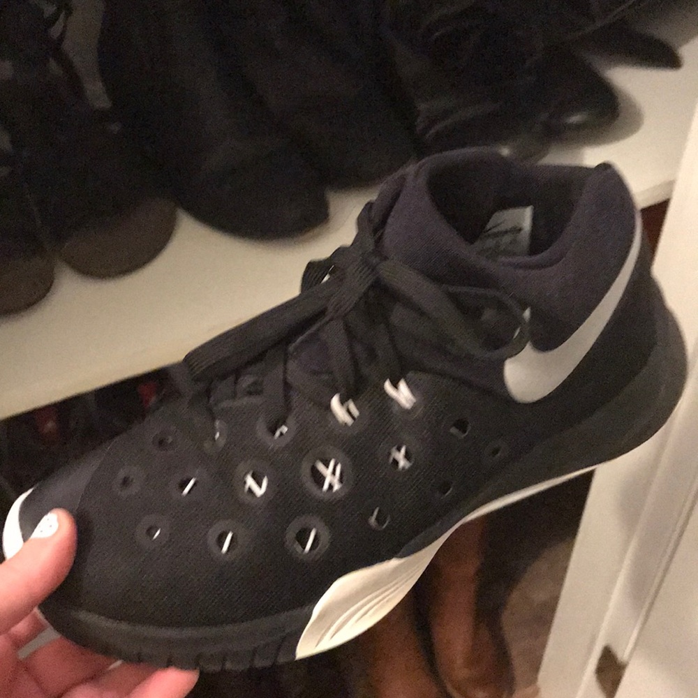 Nike zoom worn once on ground mostly on gym floor
